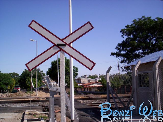 Obras en el Paso a Nivel de la calle Defensa  -  Bonzi Web
